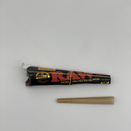 Raw Black Prerolled 1 1/4 size 6p